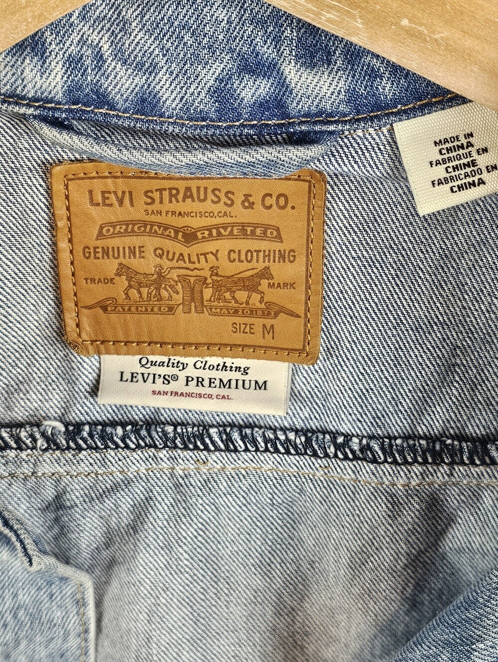 Levi's "All-Over-Fringe" Trucker Denim Jacket- Medium - Picture 2 of 10